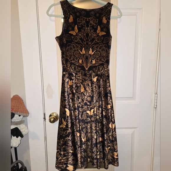 BM Golden Garden Velvet Princess Midi - Picture 3 of 4